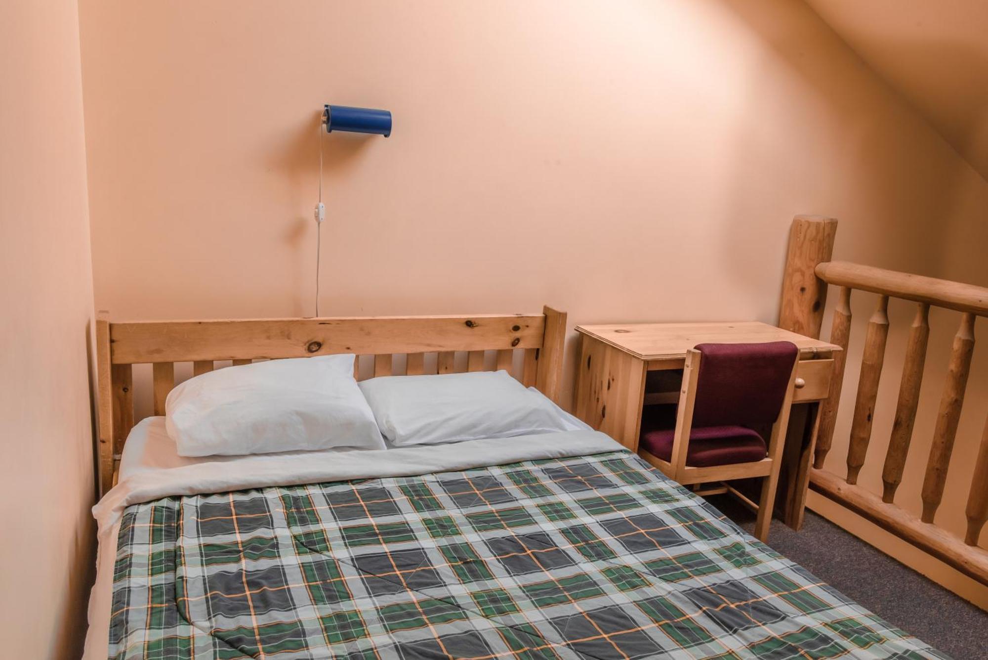 Hi Banff Alpine Centre - Hostel Bagian luar foto